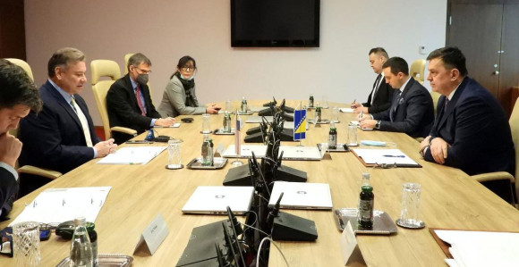 Tegeltija Eskobaru: Sankcije neće riješiti krizu u BiH