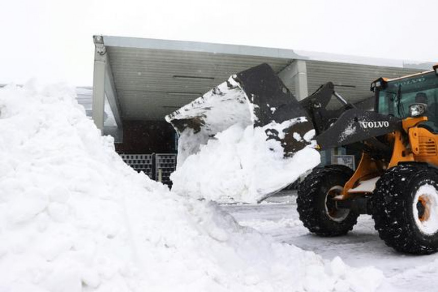 Сњежна олуја направила хаос на сјеверу Европе