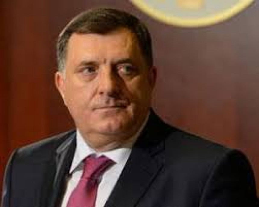 Dodik otputovao na "mrski Zapad", mijenja Tegeltiju
