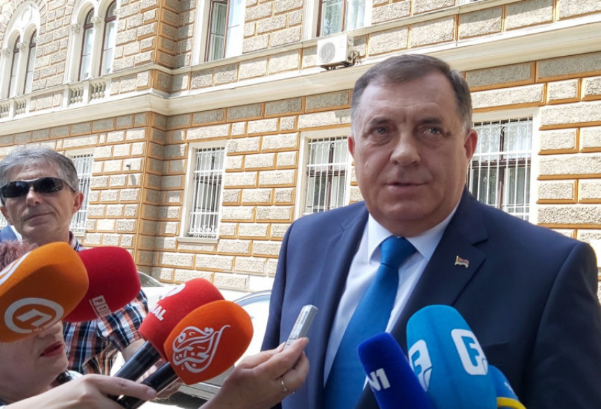 Dodik ljut: BiH neće dopremati oružje Ukrajini