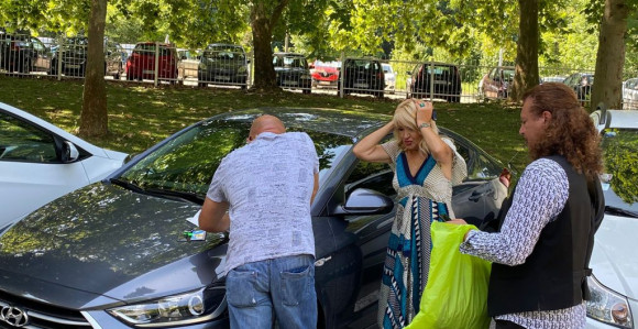Goca Lazarević udarila čoveka kolima na parkingu (FOTO)