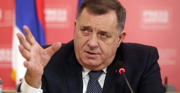 Док Српска враћа милијарду - Додик дијели 160 мил. КМ