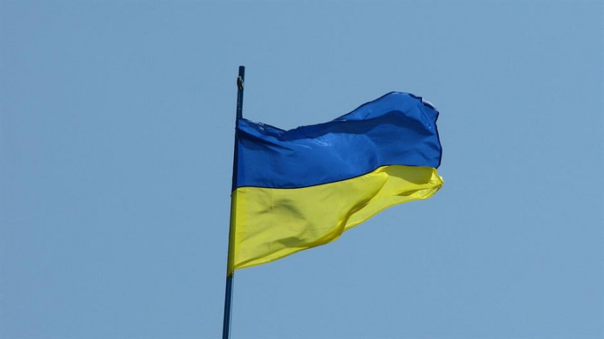 Застава Украјине опет подигнута на Змијском острву