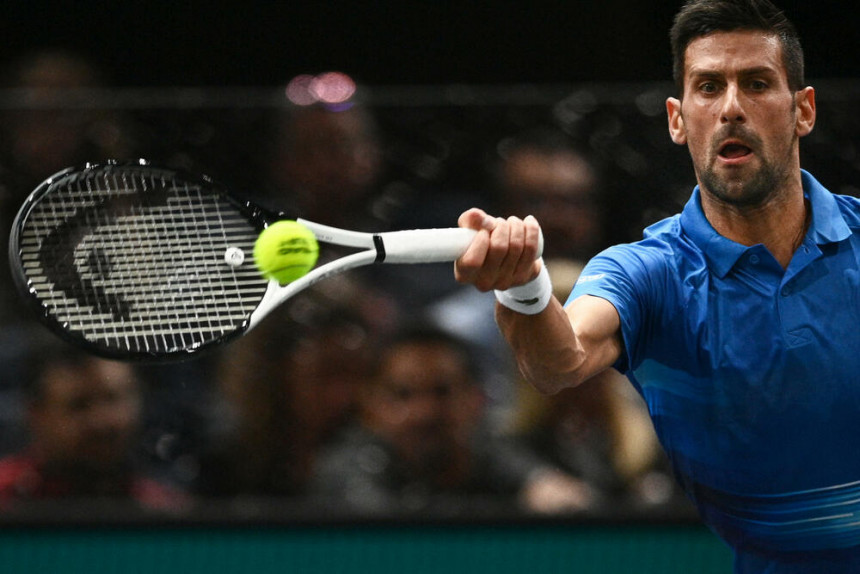 Novak savladao Hačenova, plasirao se u finale mastersa