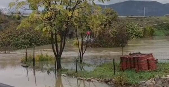 Poginula majka i dva sina - Vozilo sletjelo sa mosta