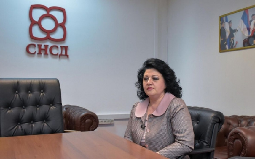 SNSD-ov direktor hitno iz budžetskih rezervi kupuje auto