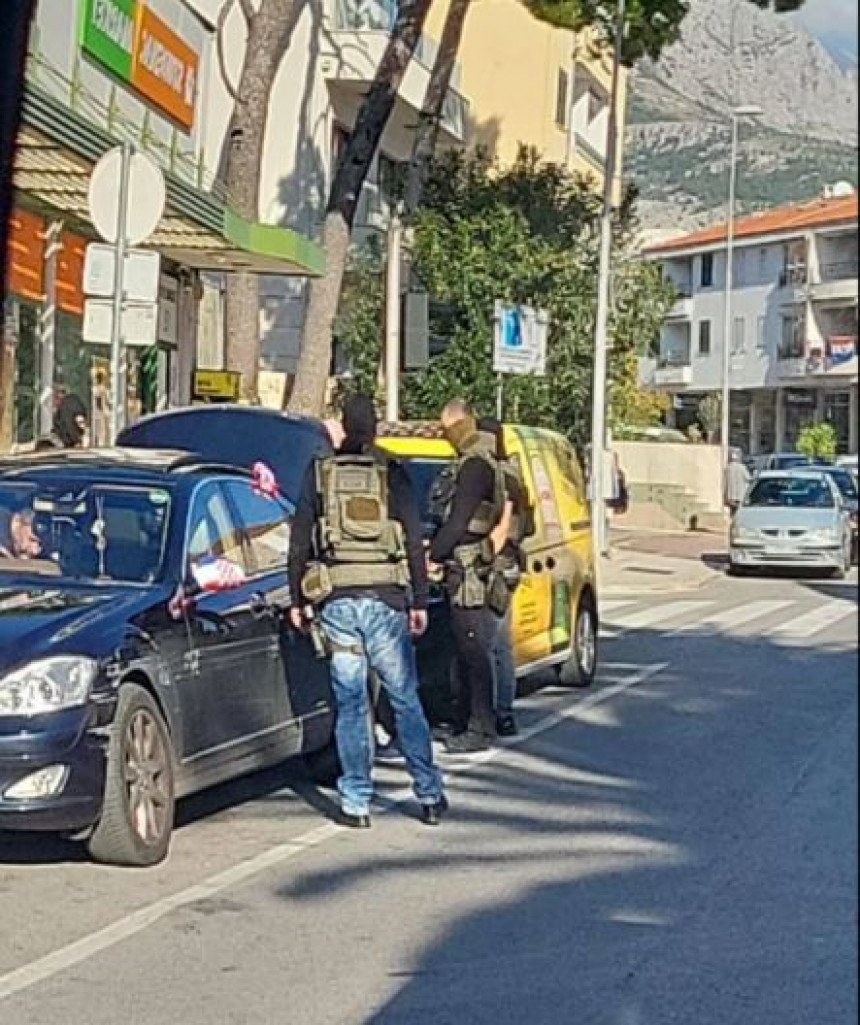 Specijalci uhapsili dva državljanina BiH u Makarskoj