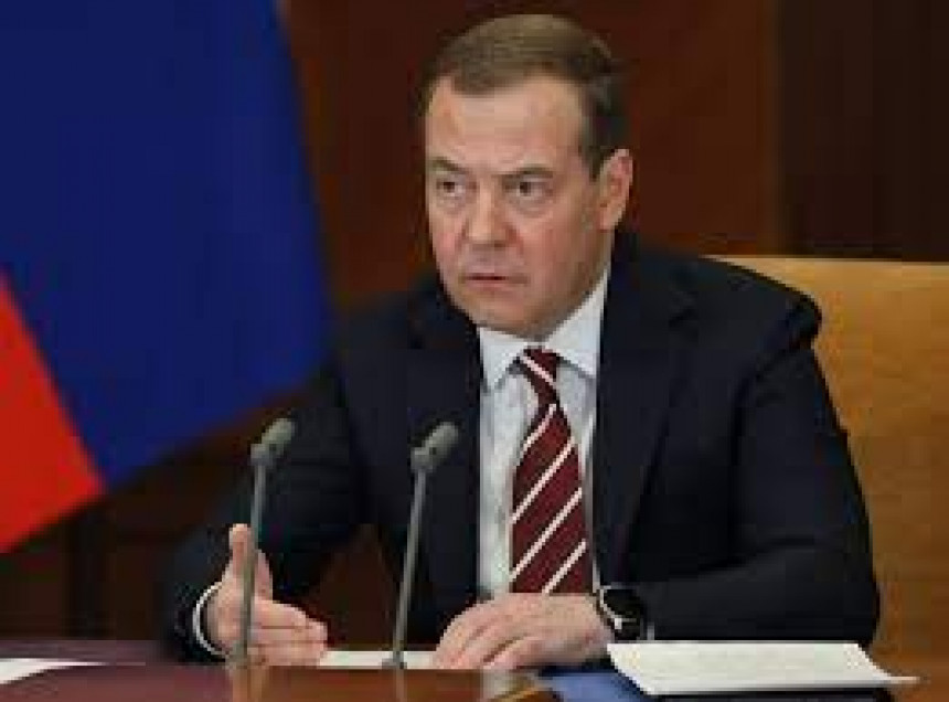 Dmitrij Medvedev o odluci MKS o hapšenju Putina