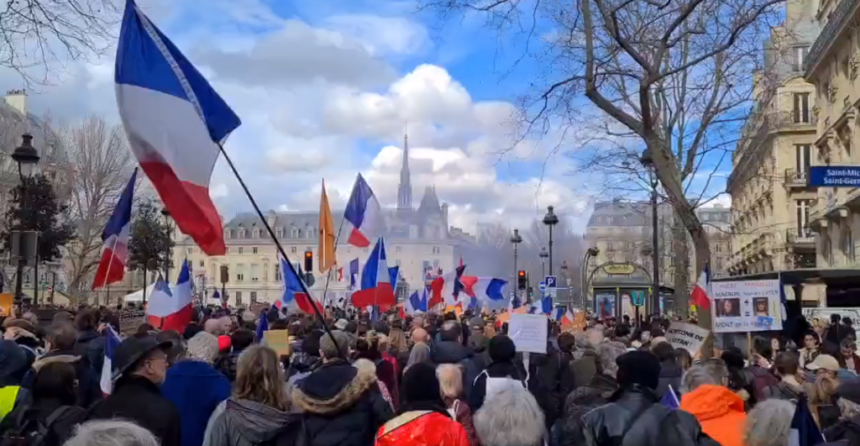 Париз: Митинг против испоруке оружја Украјини и НАТО-а 