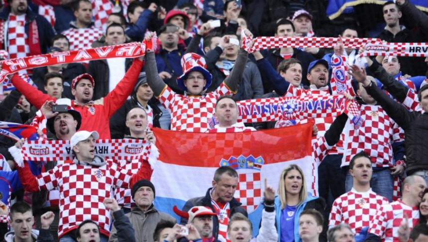 Privedeno 40 navijača nakon duela Hrvatske i Velsa