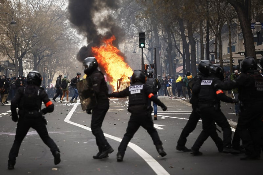 Francusku očekuju štrajkovi i protesti širom zemlje