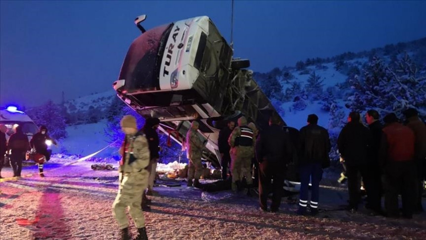 Турска: Преврнуо се аутобус, преко 20 повријеђених