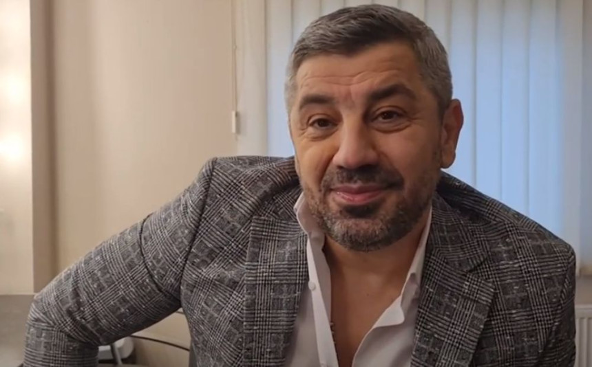Хтео је да буде пилот али судбина је учинила своје па је постао певач!