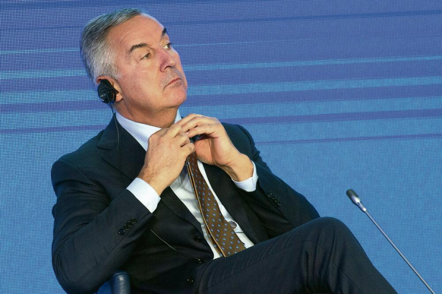 Milo Đukanović do odlaska u penziju zarađuje 1.680 €