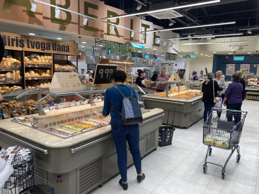 Nova gastro ponuda u Tropic marketu Trn