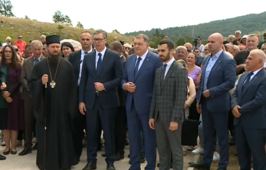 Položeni vijenci na Petrovačkoj cesti. "Nisu laka vremena"