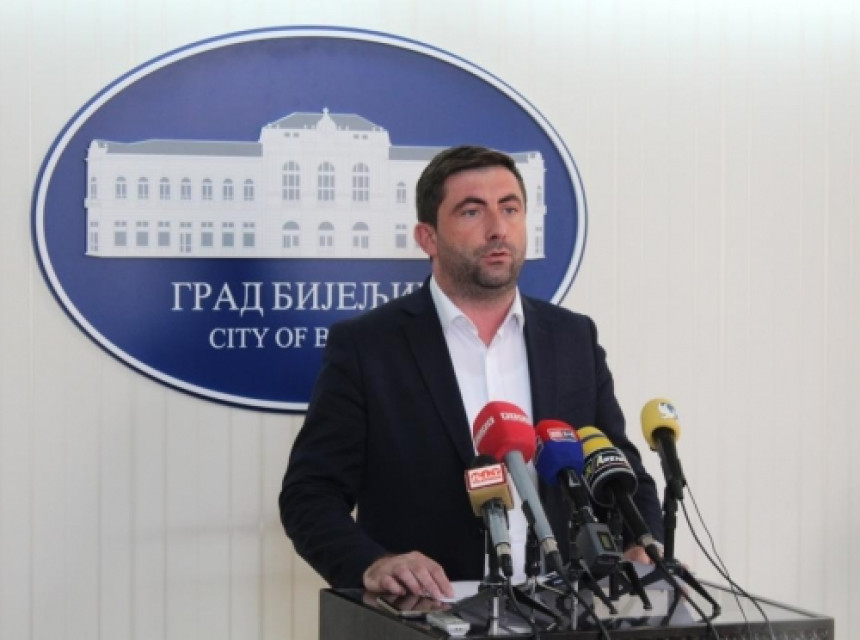 Нећемо финансирати непостојеће радове на школи у Батковићу