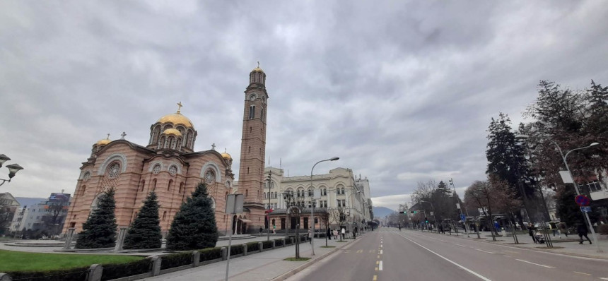 Danas pretežno oblačno, sredinom dana razvedravanje