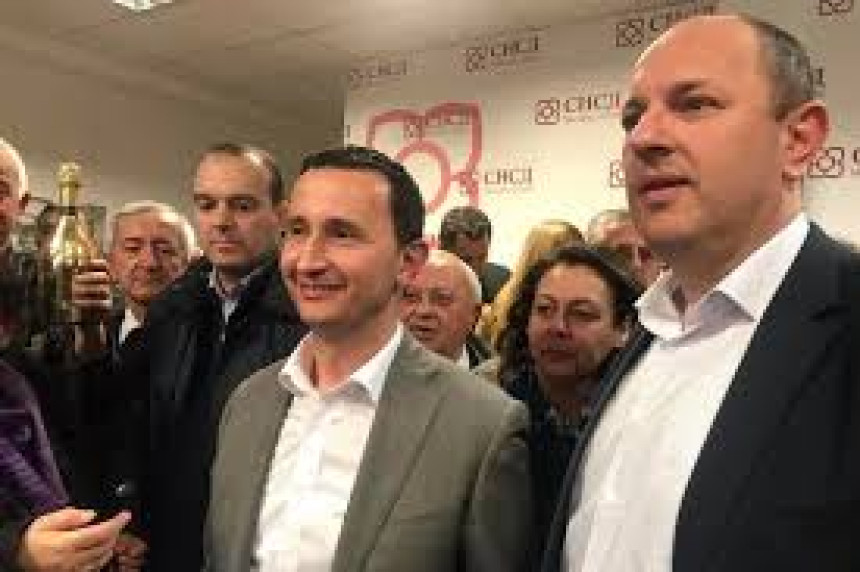 USAID sa 50.000 podržao kampanju SNSD-a u Trebinju