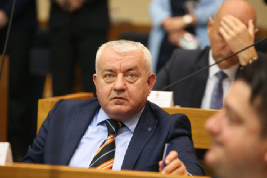 Odluke Ustavnog suda su konačne, sve ostalo je samo predstava Dodika