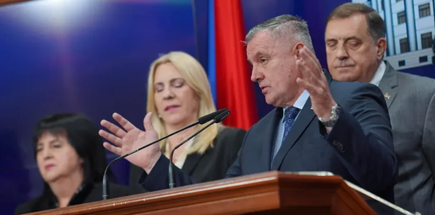Влади Српске фали 500 милиона КМ, тешко иде продаја обвезница