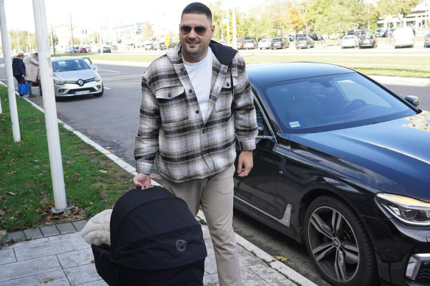 Pevač snimao suprugin porođaj!
