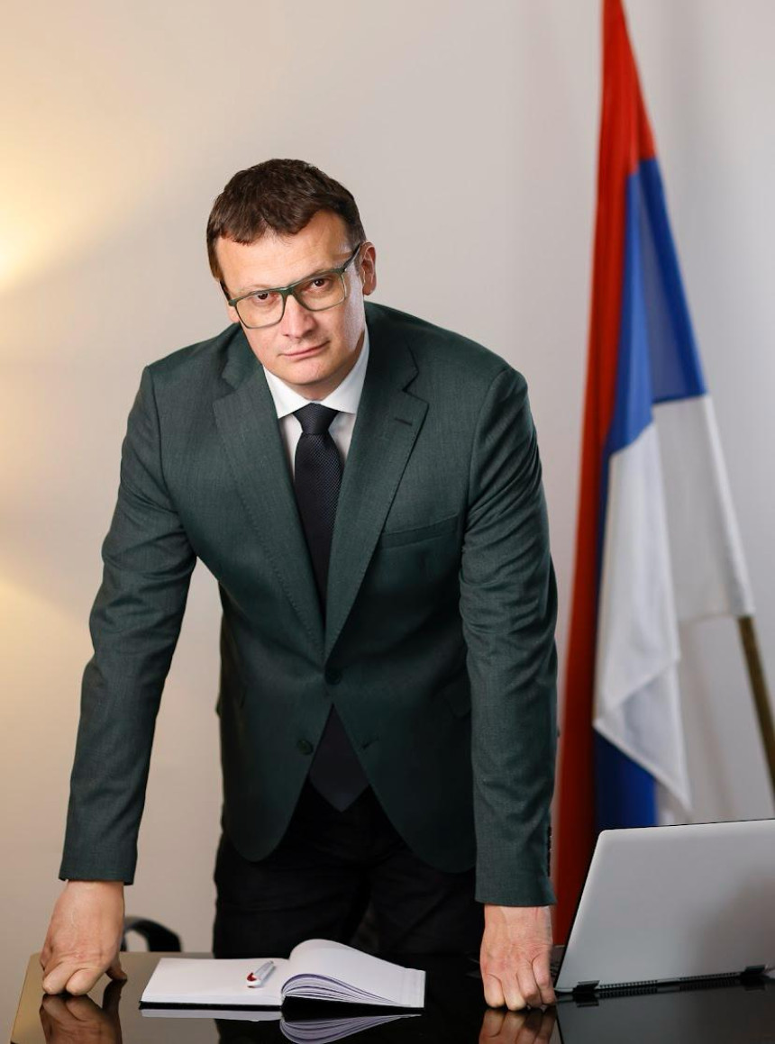 Božović poručio vlastima: Mi branimo Republiku Srpsku, a vi svoj prljavi kapital!