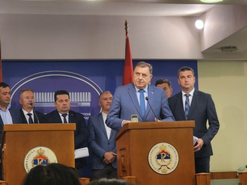 Вукановић: Свима је јасно ко ће гутати жабе, крокодиле и нилске коње