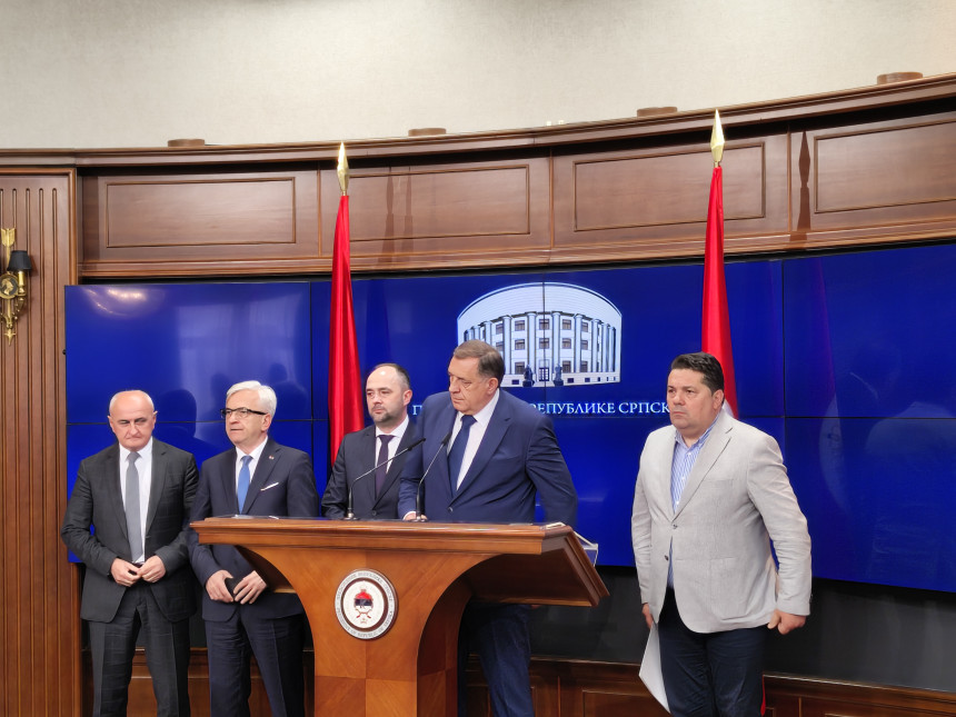 Владајућа коалиција излази на изборе по Шмитовом закону