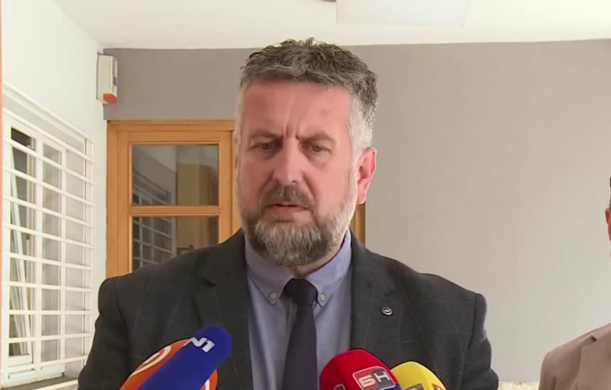 Однос СНСД-а и Хелеза је "тражили сте - гледајте"
