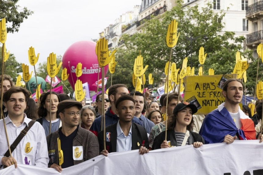 Хиљаде људи на протестима против крајње деснице