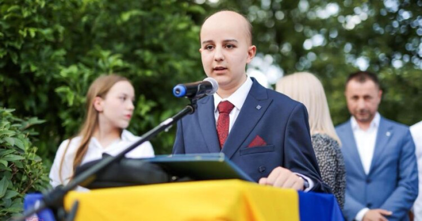 Pobijedio leukemiju pa postao đak generacije