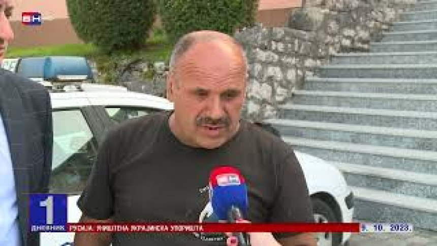 Шипово згрожено: Змај "замрзнуо" мртву мајку - чека ТВ екипе?