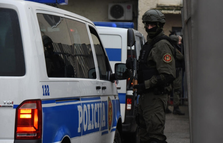 Полицијска акција у Будви, ухапшено неколико особа