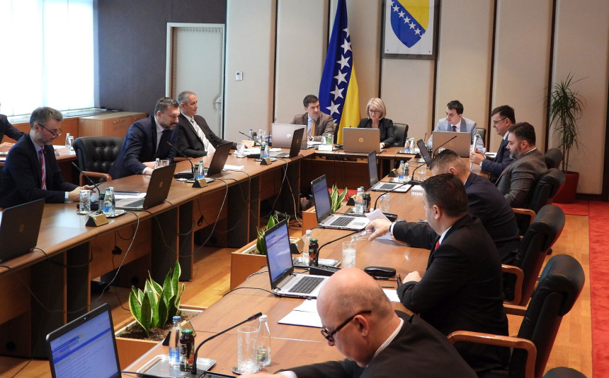 Троше јавни новац као свој: Оспорен аранжман за зграду Додиковог кума