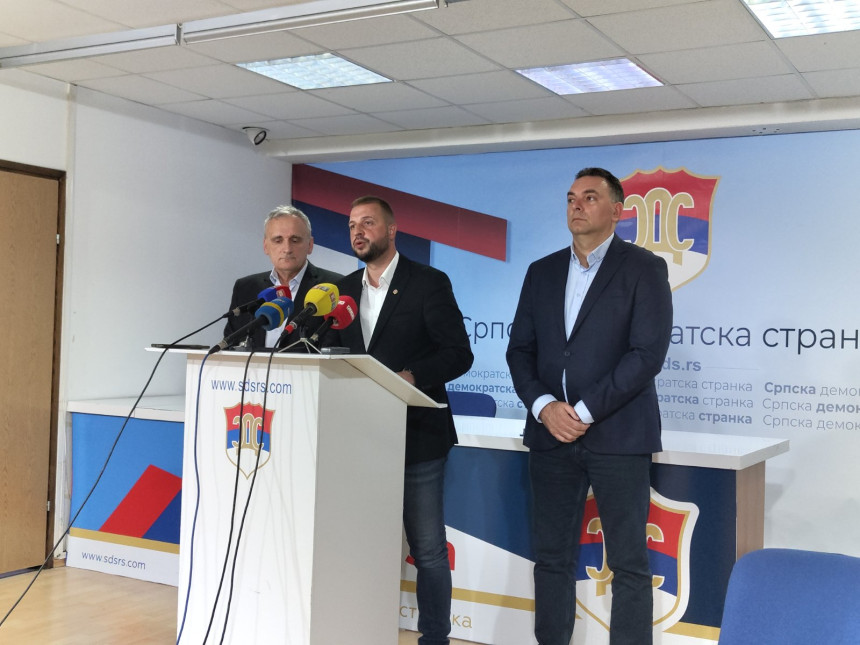 SDS proglasio pobjedu u deset lokalnih zajednica