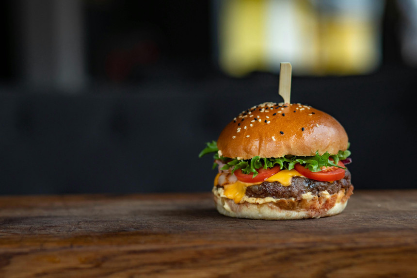Prave hamburgere na masnoći staroj 112 godina!?