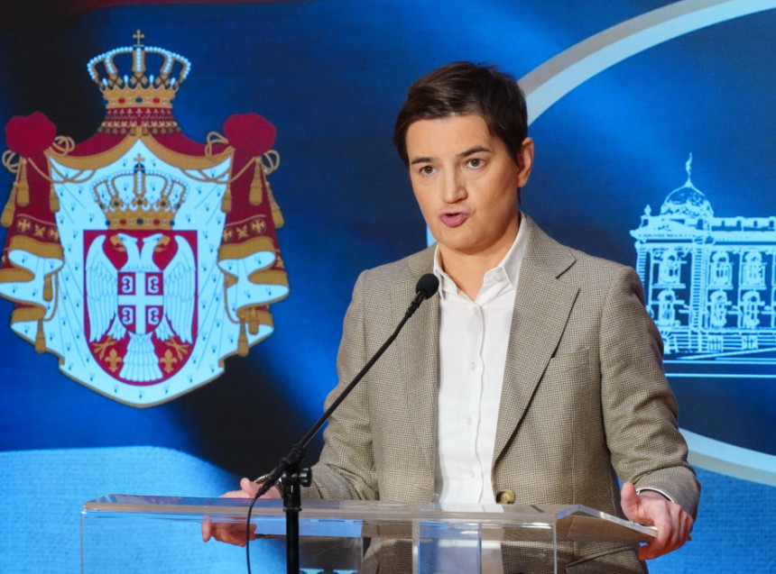 Brnabić podnosi 100 potpisa poslanika za referendum
