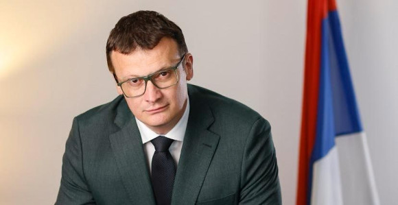 "Narodu marmelada od šipka, to će na kraju i dobiti"