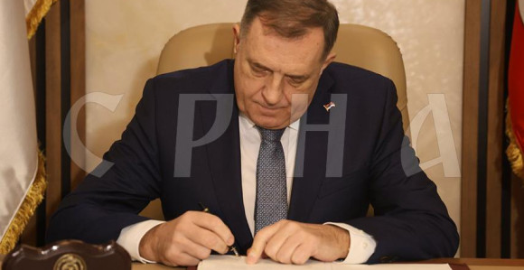 Dodik potpisao ukaze o zakonima kojima se zabranjuje djelovanje Suda, Tužilaštva BiH i SIPE na području Republike Srpske