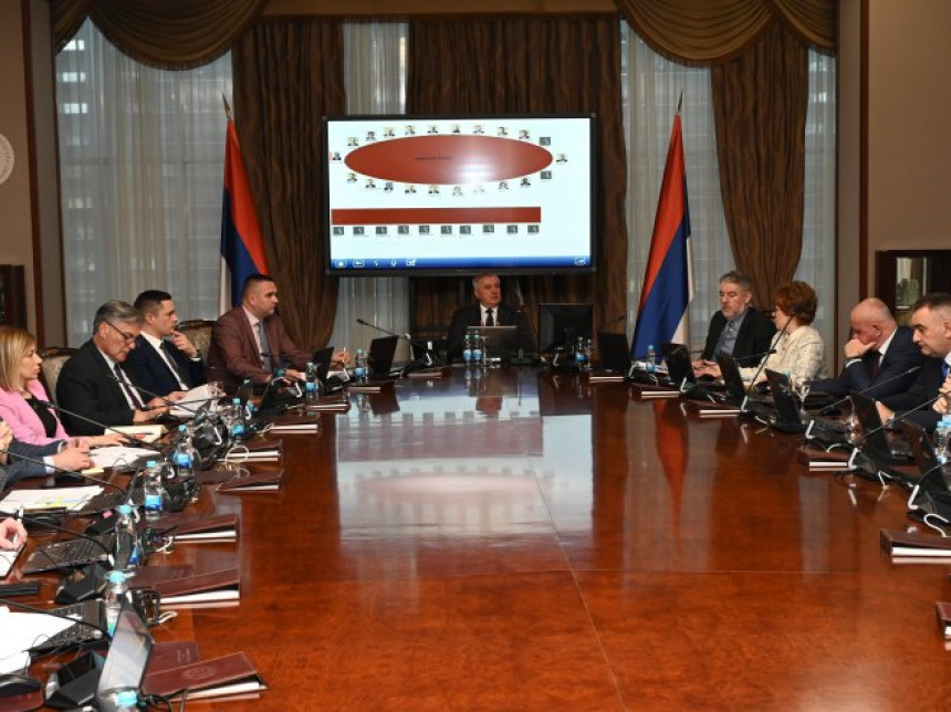 Коме ће бити повећане плате у Републици Српској?