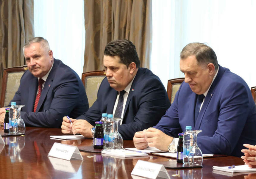 Затражено привођење Додика, Вишковића и Стевандића
