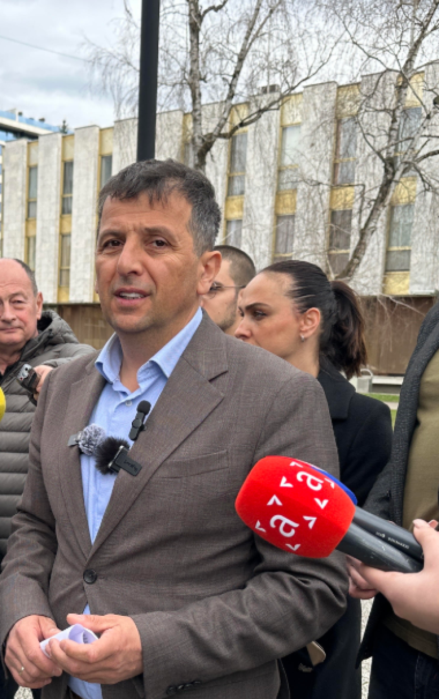 Вукановић након паљења аутомобила: Ово је чист фашизам! Стевандић у Скупштини каже за опозицију "Побићемо их све"