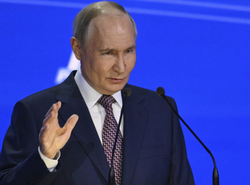 Путин разговарао са Лукашенком око ситуације у УКР