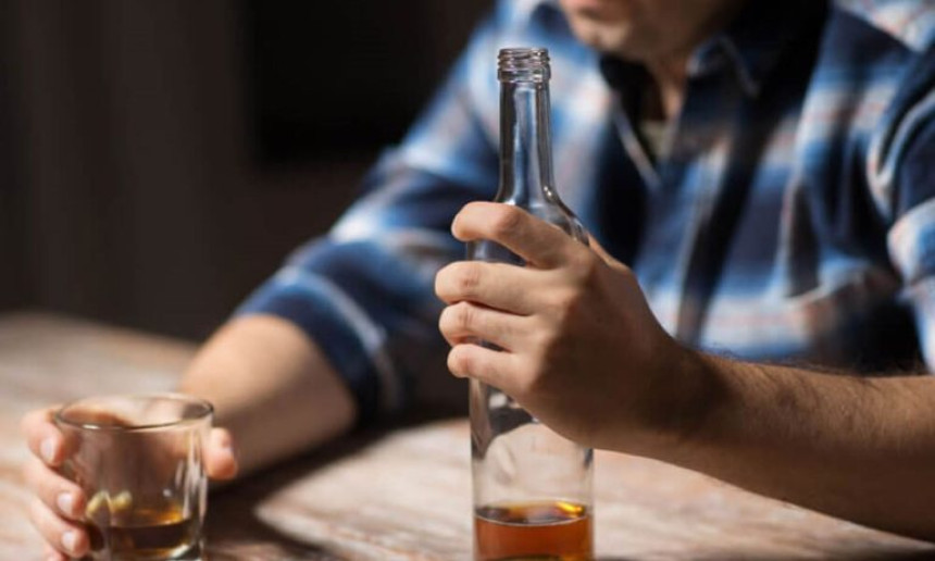 Udruženje pijanaca Gane traži smanjenje cene alkohola i preti protestima