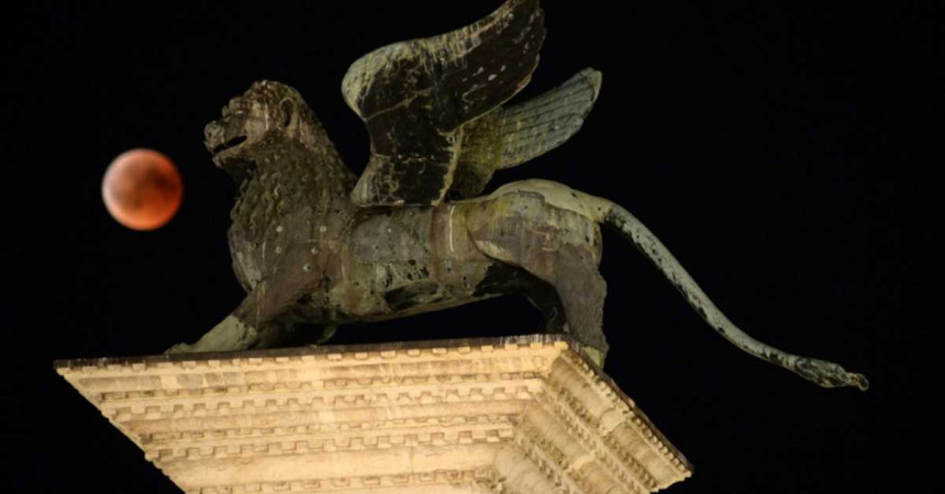 Крилати лав на Тргу Светог Марка потиче из Кине