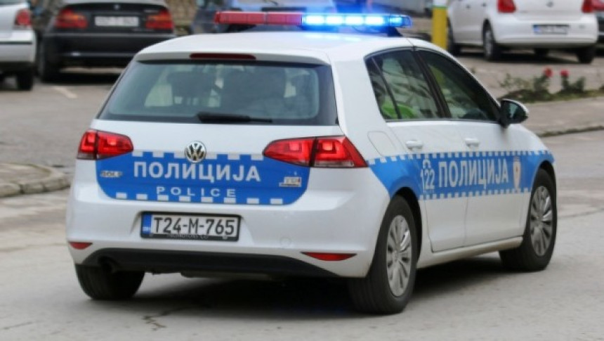 Poginuo vozač dok je postavljao sigurnosni trougao kod Šipova