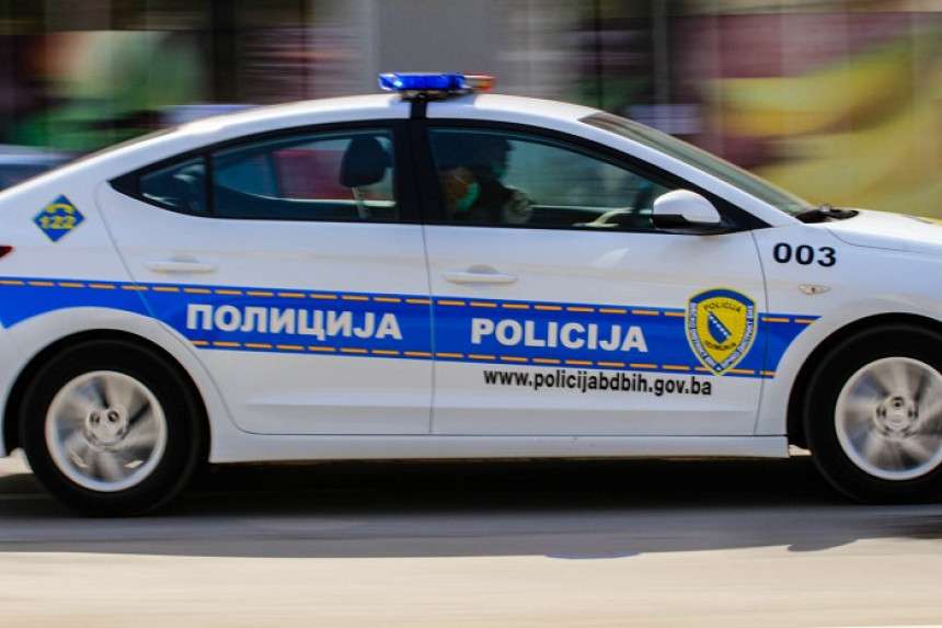 Ужас у Брчком: Отац згазио 16-мјесечног синчића