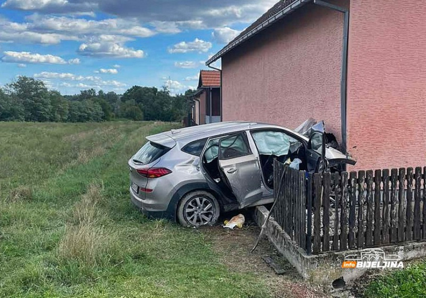Тешка саобраћајна несрећа у Бијељини, погинуо возач