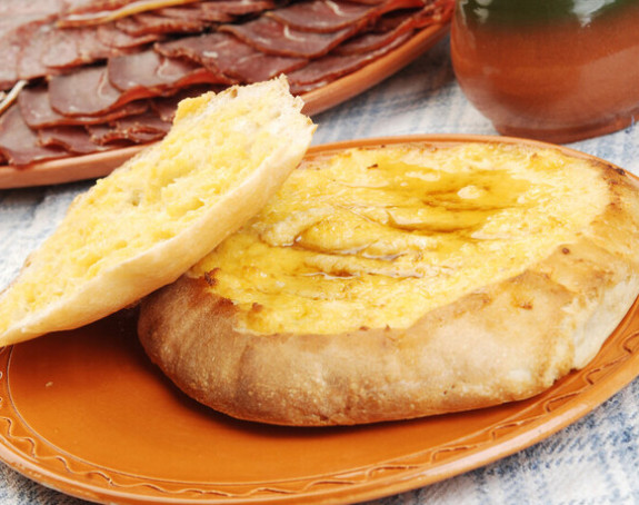 Од кајмака и претопа до молекуларне кухиње – ново лице комплет лепиње